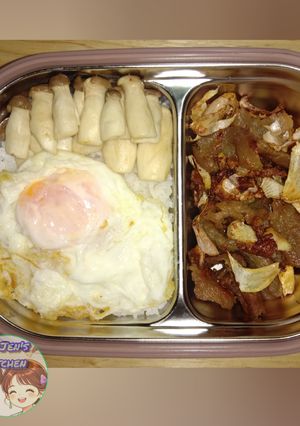 รูปของ ข้าวกล่องหมูทอดกระเทียม (Fried Pork with Garlic Lunch Box)