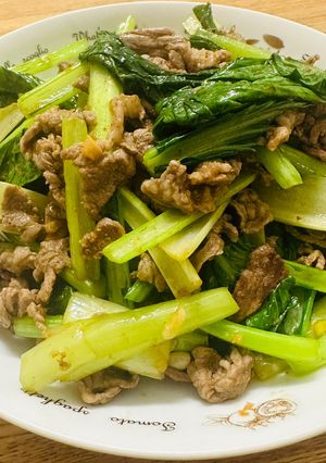 沙茶牛肉炒油菜 的食譜成品照片
