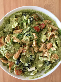 Una foto de Ensalada de pasta pesto