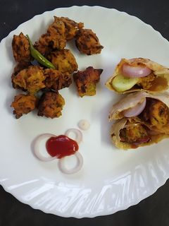 ক্যাপ্সিকাম পাকোড়া (Capsicum pakoda recipe in Bengali) রেসিপির প্রধান ছবি