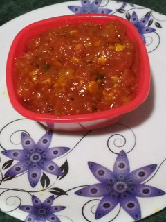 टमाटर की तीखी चटनी (Tamatar ki teekhi chutney recipe in Hindi) रेसिपी मुख्य फोटो
