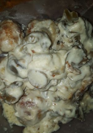 Une photo de Boulettes de poulet aux champignons et à la crème