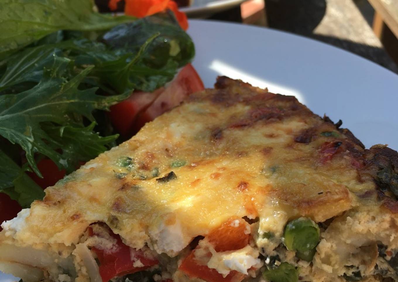 Pea, feta and kale frittata