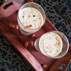 A picture of Dates and almonds shake.