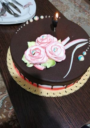 عکسی از دستور کیک ساده با روکش خامه شکلات