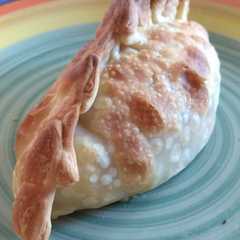 A picture of Empanadas de atún express.