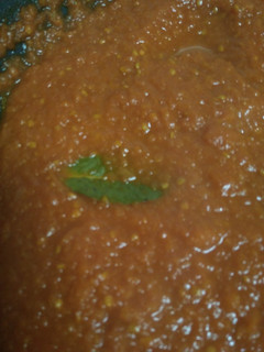 Una foto de Salsa de tomate al laurel