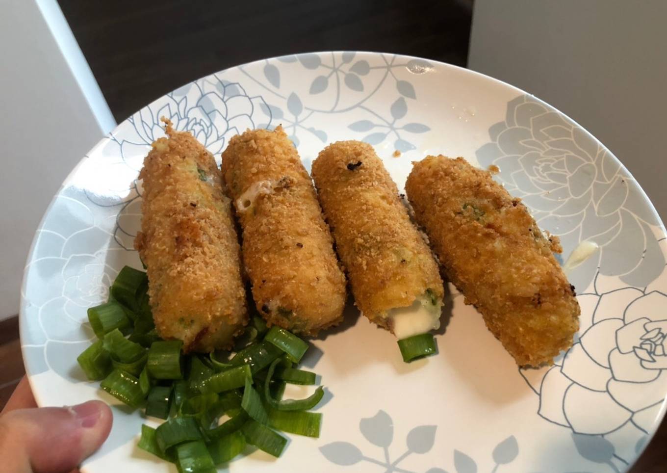 Kroket kentang stick isi ham dan keju mozarella