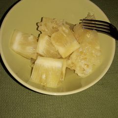 A picture of Sliced pineapple.