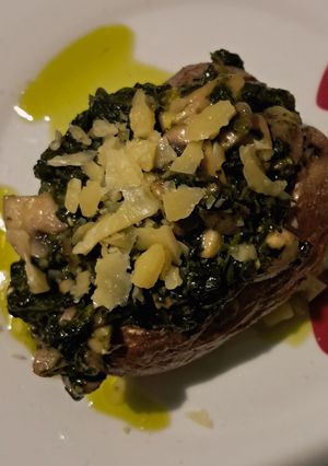 Φωτογραφία της συνταγής Jacket potato στο air fryer με σπανάκι, μανιτάρια και τυριά