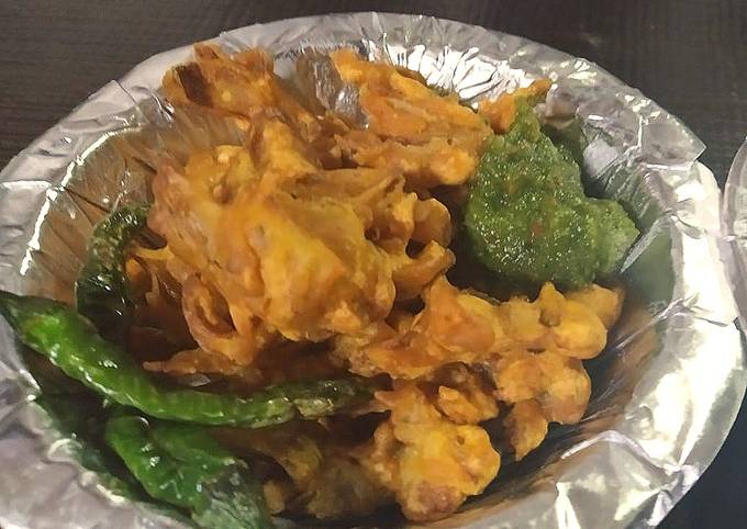 Pyaj pakora (Onion Pakodas)