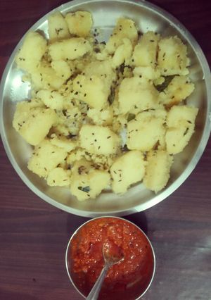 सूजी का ढोकला (suji dhokla recipe in hindi) रेसिपी मुख्य फोटो