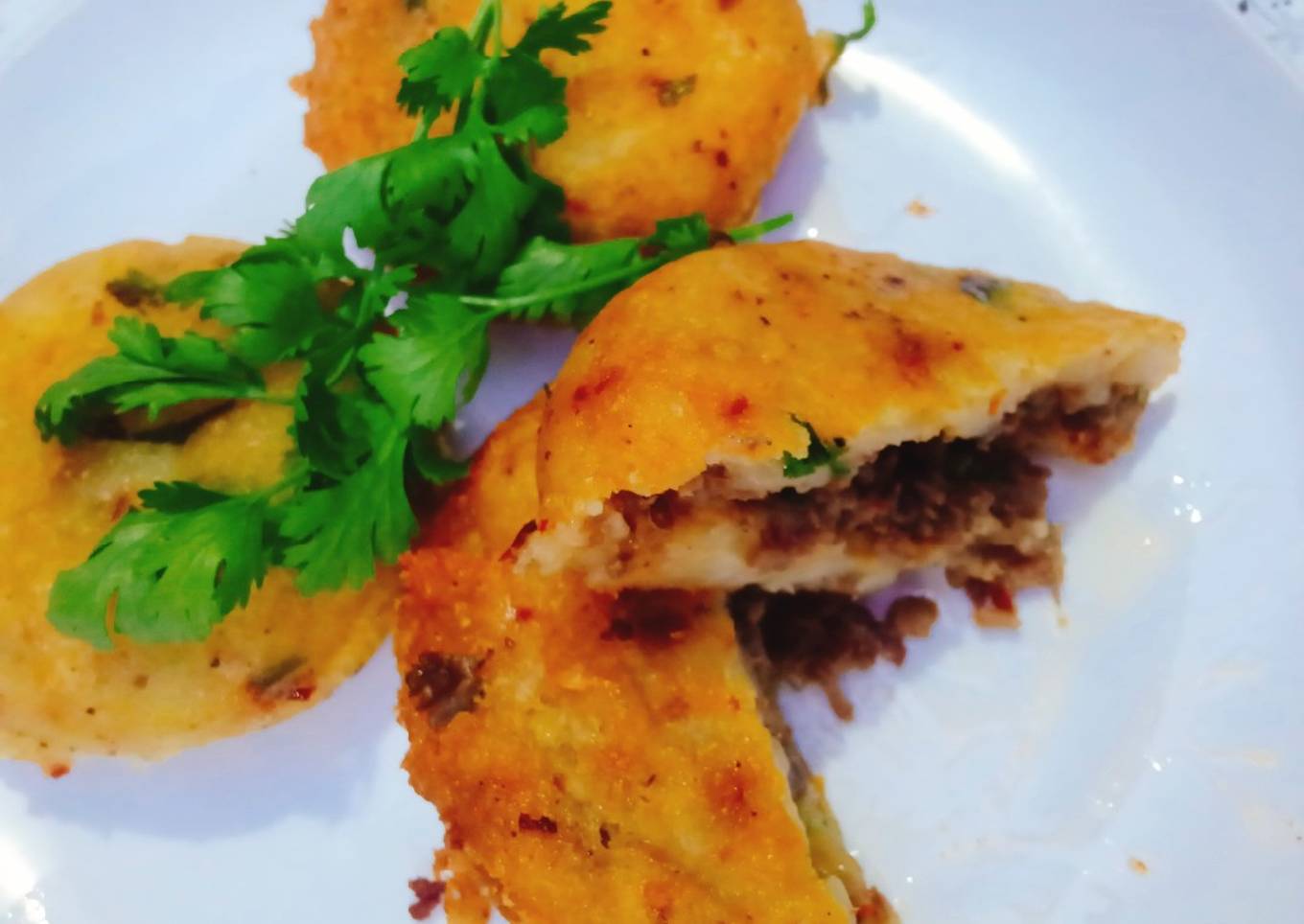 Mince stuffed crispy potato cutlets