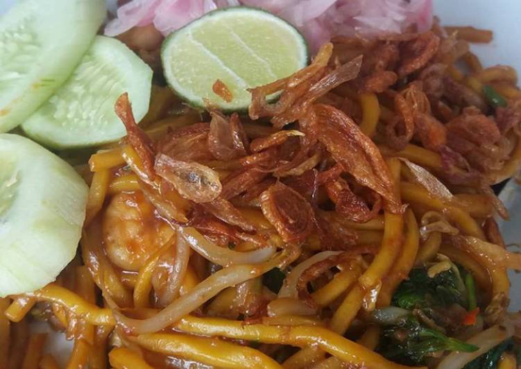 Cara Membuat Mie Goreng Aceh Seafood ala Mom Switt, Sempurna
