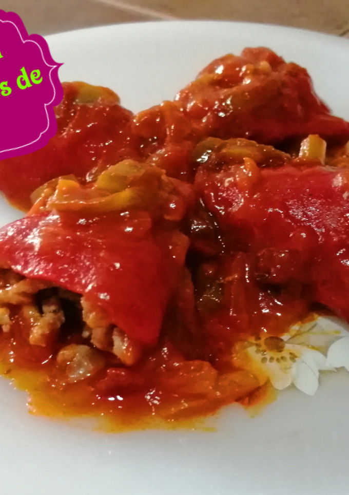 Una foto de Pimientos del piquillo rellenos de carne