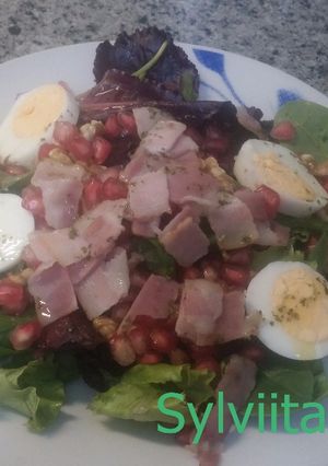 Una foto de Ensalada templada con vinagreta de perejil