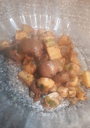 Una foto de Riñones al champiñón con papas