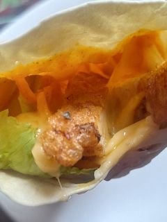 Фото Роллы с мясом, сыром и овощами.