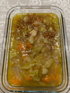 Una foto de Lentejas ligeras con verduras. Mambo Cecotec