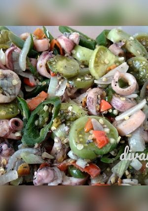 Foto resep Oseng cumi tomat hijau