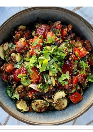 Une photo de Salade de quinoa courgettes et tomates