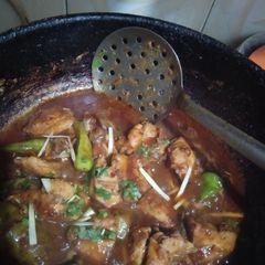 A picture of Chicken karahi.