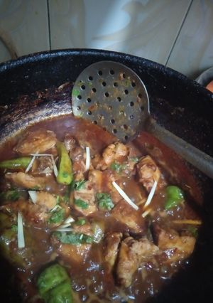 A picture of Chicken karahi.