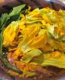 Sopa de Setas y Flor de Calabaza