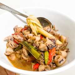 A picture of Tumis Cumi Hitam.
