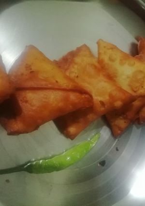 A picture of Onion samosa.