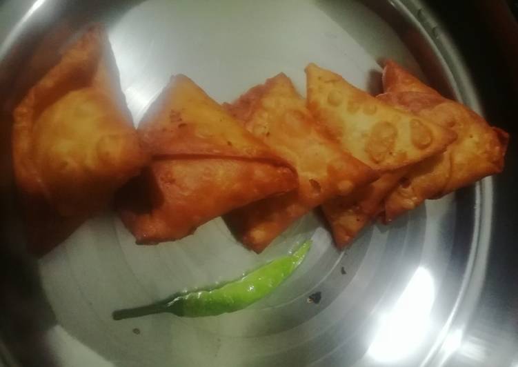 Steps to Make Homemade Onion samosa