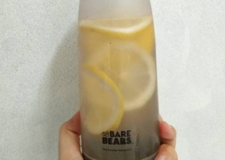 Cara ramu Infused Water Lemon  yang Enak