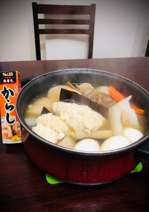 Una foto de Sopa tipo Oden japonés ODEN o CANTODAQUI🇺🇾🇯🇵関東炊き（関西風おでん🍢）