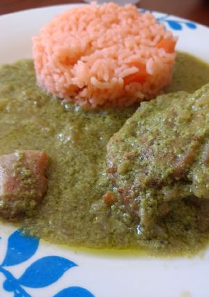 Una foto de Pollo en salsa de poblano