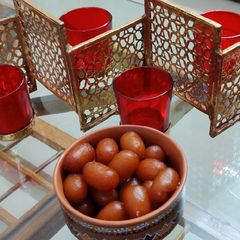 A picture of Gulab jamun.