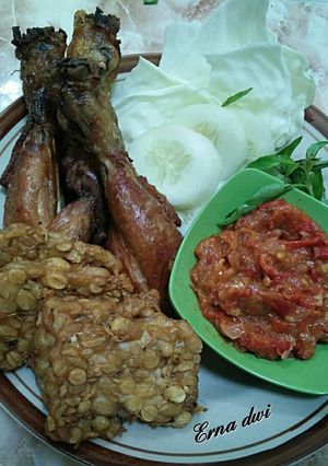 Foto resep Ayam penyet sambel bawang