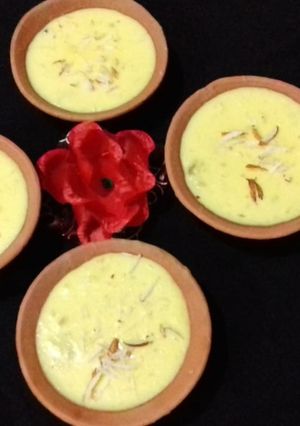 मकुटी (Makuti Recipe in Hindi) रेसिपी मुख्य फोटो
