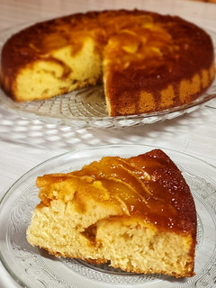 Una foto de 🍎 Torta invertida de manzana y caramelo 🍎