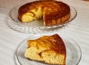 Una foto de 🍎 Torta invertida de manzana y caramelo 🍎