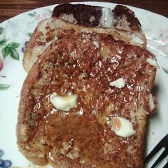 A picture of Cinnamon french toast.