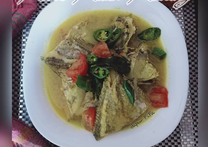 Ikan Kuwe Kuah Kuning