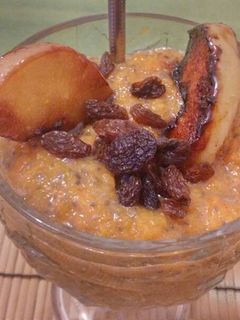 Sütőtökös chia puding, mézen pirított almával recept fotója