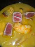 Bisque de Langostinos, Chirlas, Mejillones, Dorada y Atún Rojo