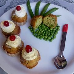 A picture of Peas cup cakes.