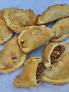 Una foto de EMPANADAS DE CARNE PICADA BIEN JUGOSAS con masa casera 🥟 🥩