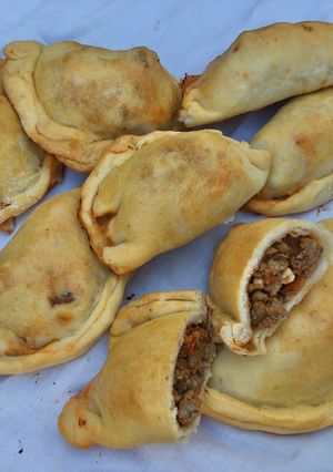 Una foto de EMPANADAS DE CARNE PICADA BIEN JUGOSAS con masa casera 🥟 🥩
