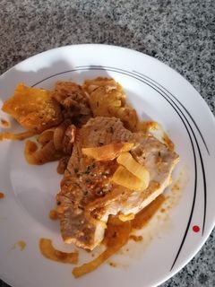 Una foto de Lomos de atún en salsa dulce