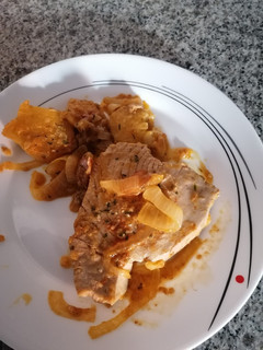 Una foto de Lomos de atún en salsa dulce