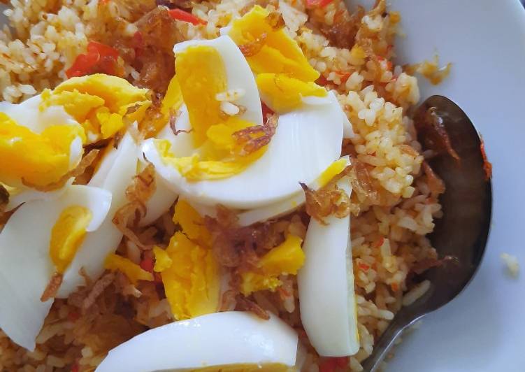Bagaimana Menyiapkan Nasi goreng lidah netizen, Sempurna