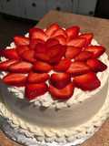 Torta de frutilla con crema pastelera y crema de leche